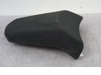 Framsidan på Sadel från en KTM 1290 Super Adventure S -2022 motorcykel.