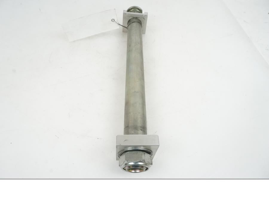 Vänster sida på Axel från en Yamaha MT-09 Tracer -2021 motorcykel.