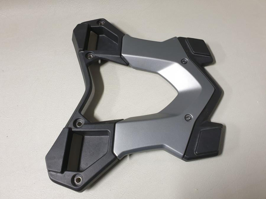 Vänster sida på Pakethållare från en BMW R 1200 R -2014 motorcykel.