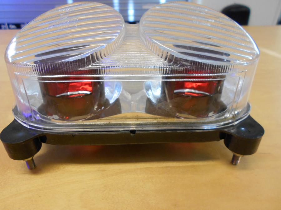 Höger sida på Baklampa från en Kawasaki ZX-9R -1998 motorcykel.