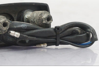 Vänster sida på Skyltbelysning från en Yamaha MT-09 -2016 motorcykel.