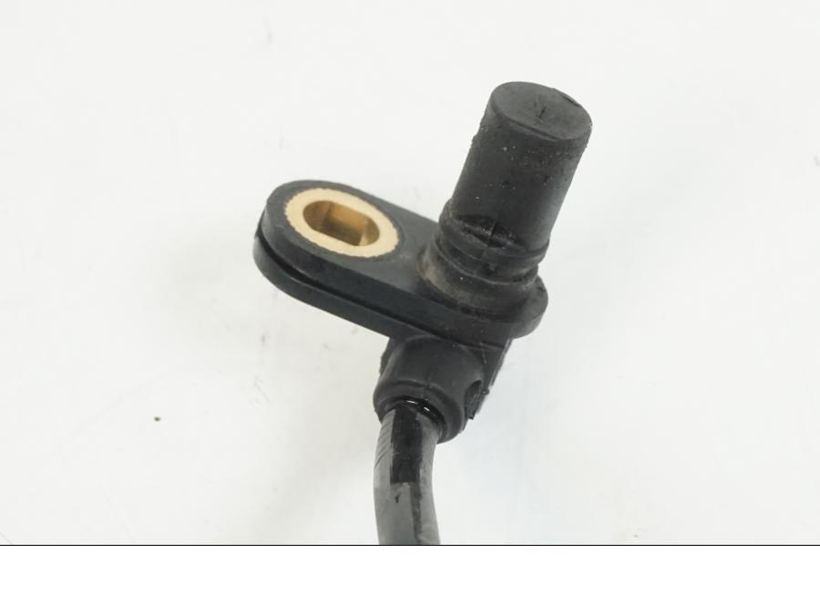 Extrabild2 på ABS givare från en BMW S 1000 R -2019 motorcykel.