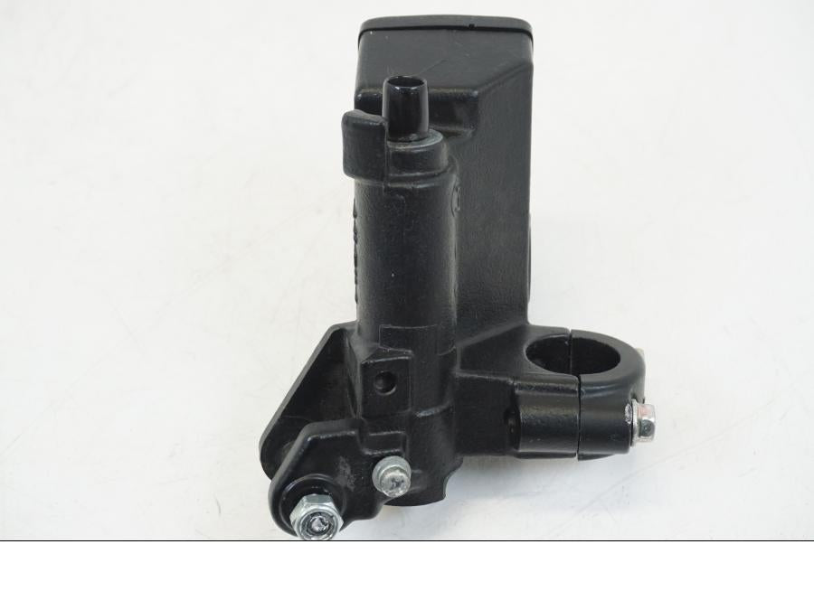 Extrabild1 på Bromshuvudcylinder från en Suzuki GSX 1300 R -2017 motorcykel.