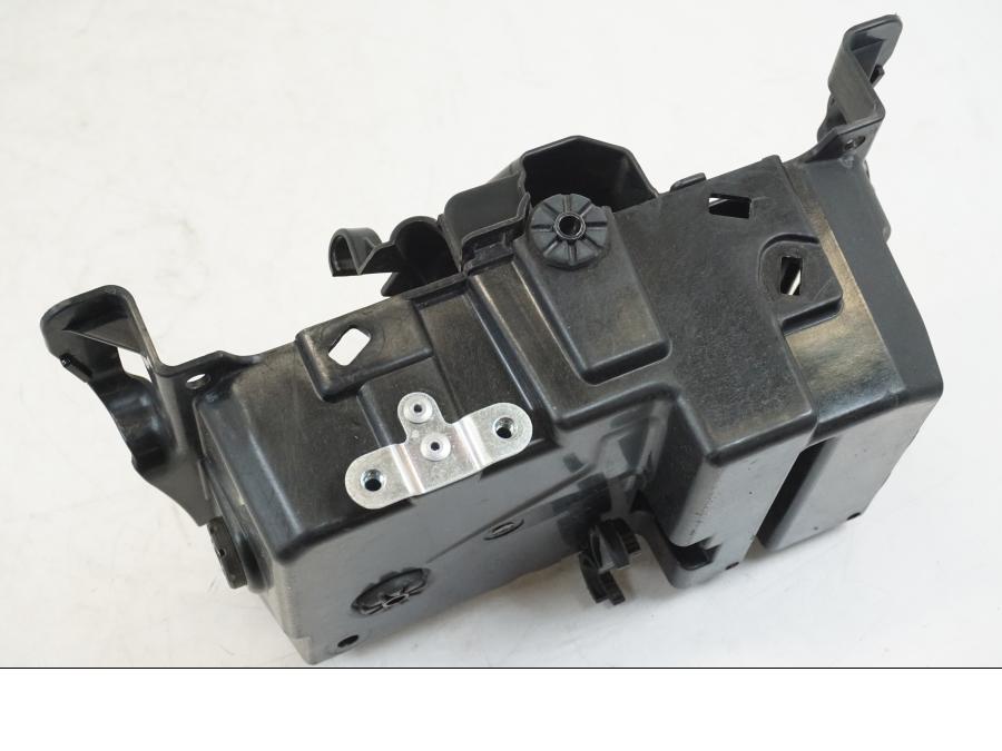 Baksidan på ABS Låda från en Honda CB 650 F Hornet -2017 motorcykel.