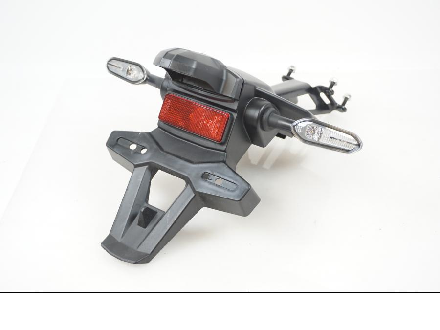 Framsidan på Skylthållare från en Yamaha MT-09 -2016 motorcykel.