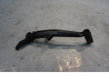 Baksidan på Bromspedal från en Ducati Diavel -2015 motorcykel.