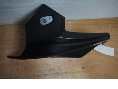Baksidan på Luftintagskåpa från en BMW K 1300 R -2011 motorcykel.