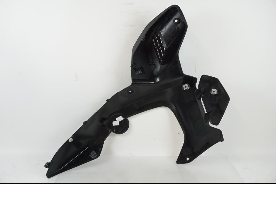 Vänster sida på Sidkåpa från en BMW R 1200 GSA -2018 motorcykel.