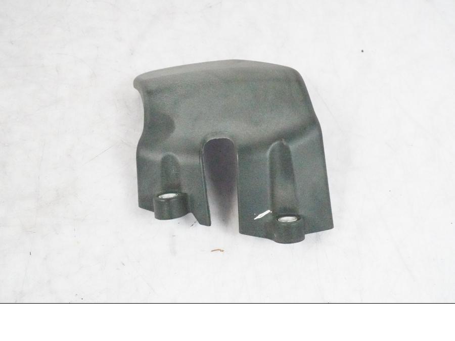 Baksidan på Motorskyddskåpa från en BMW K 1200 S -2005 motorcykel.