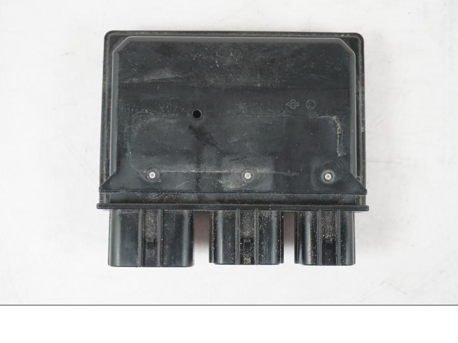 Framsidan på Reläbox från en Kawasaki ZX-6R -2011 motorcykel.