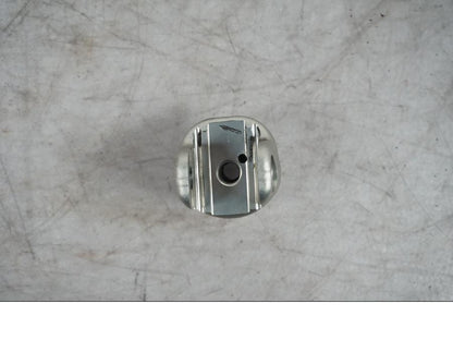 Baksidan på Fotpinnefäste från en BMW S 1000 XR -2019 motorcykel.