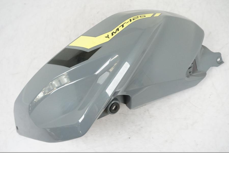 Framsidan på Bensintankskåpa från en Yamaha MT 125 -2017 motorcykel.