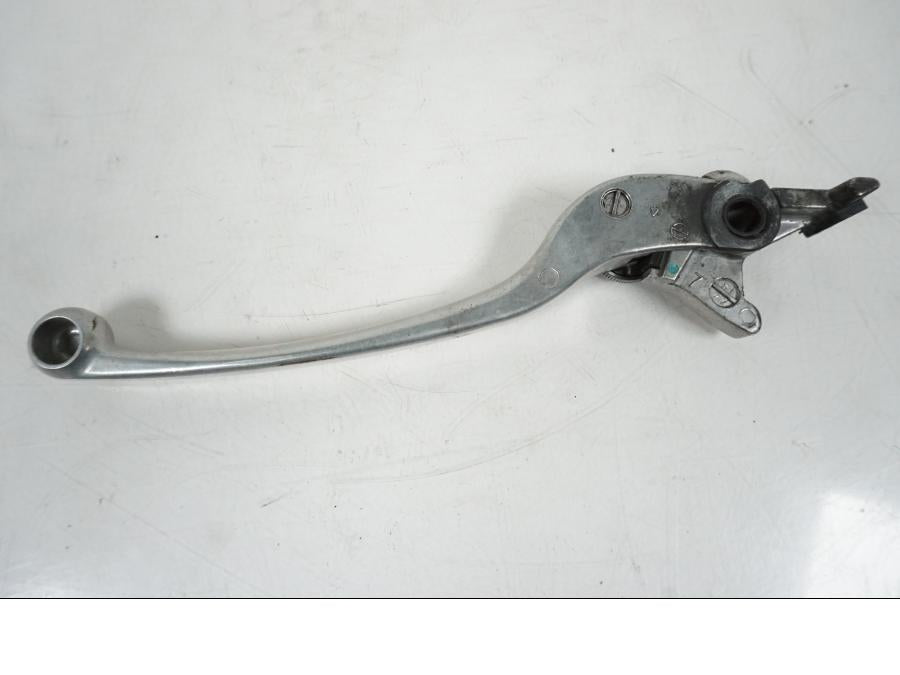 Snett nerifrån på Bromsgrepp från en Kawasaki Z 750 -2006 motorcykel.