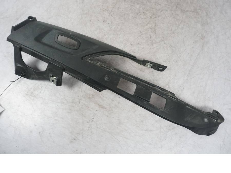 Framsidan på Bakvinge från en BMW K 1600 GTL -2015 motorcykel.