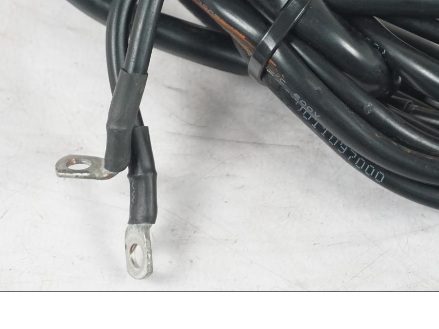 Vänster sida på Kablage från en KTM 690 Duke -2015 motorcykel.