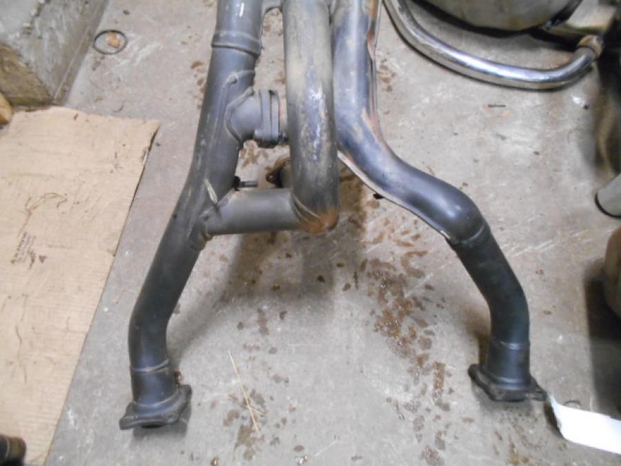 Höger sida på Grenrör från en Suzuki TL 1000 S -1998 motorcykel.