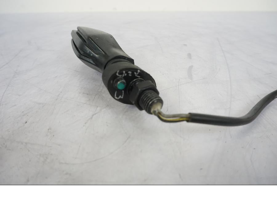 Vänster sida på Blinkers LED från en KTM 125 Duke -2017 motorcykel.