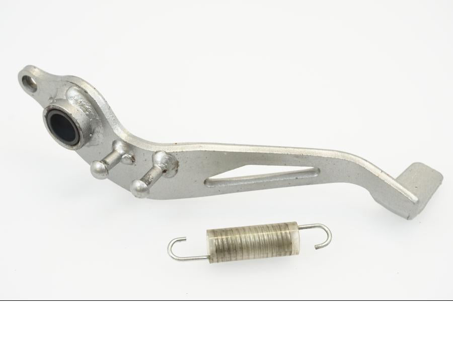 Höger sida på Bromspedal från en Kawasaki Z 1000 -2014 motorcykel.