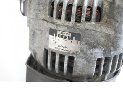 Höger sida på Generator från en Triumph Daytona T 595 -1998 motorcykel.