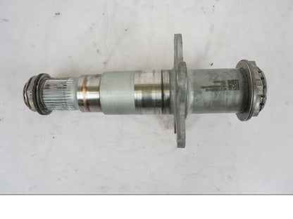 Snett nerifrån på Axel från en KTM 1290 Super Duke -2019 motorcykel.