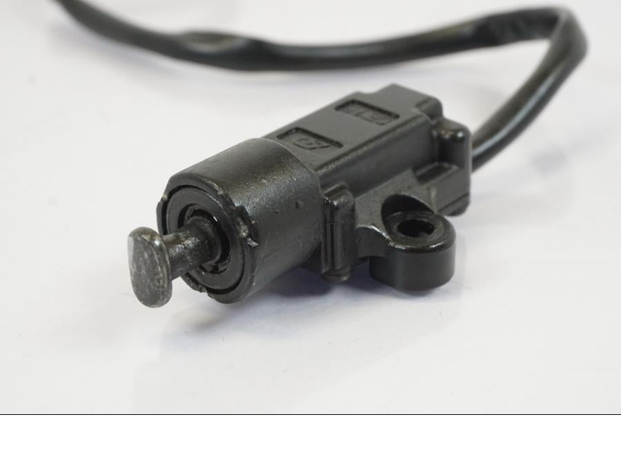 Höger sida på Sidostödsbrytare från en Triumph Trident -2021 motorcykel.