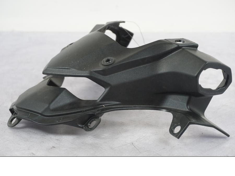 Höger sida på Vindrutefäste från en Kawasaki Z 900 -2019 motorcykel.