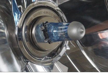 Höger sida på Strålkastare från en MV Agusta Dragster -2014 motorcykel.