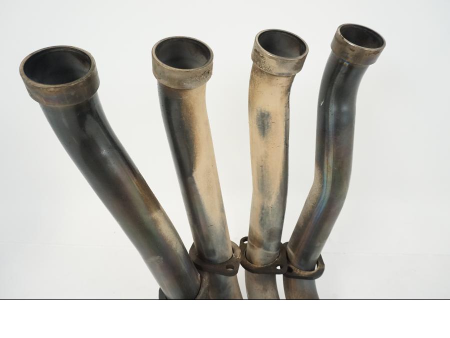 Snett uppifrån på Grenrör från en Yamaha YZF 1000 R1 -2006 motorcykel.