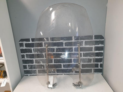 Framsidan på Vindruta från en H-D Dyna Street Bob FXDB/I -2007 motorcykel.