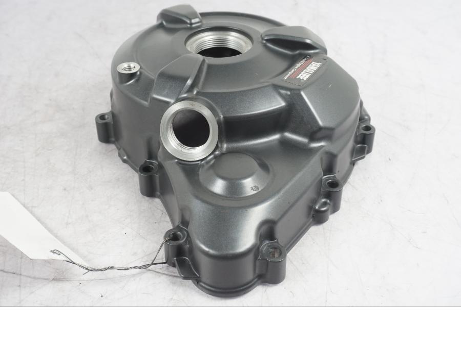 Extrabild2 på Generatorkåpa från en Yamaha MT-07 -2023 motorcykel.