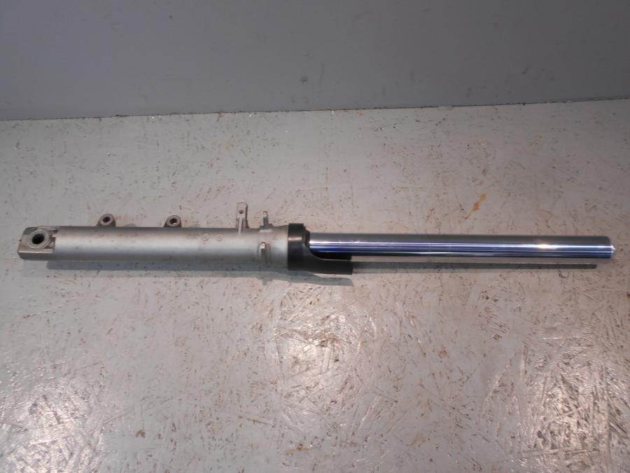 Baksidan på Gaffelben från en Yamaha TDM 850 -1999 motorcykel.