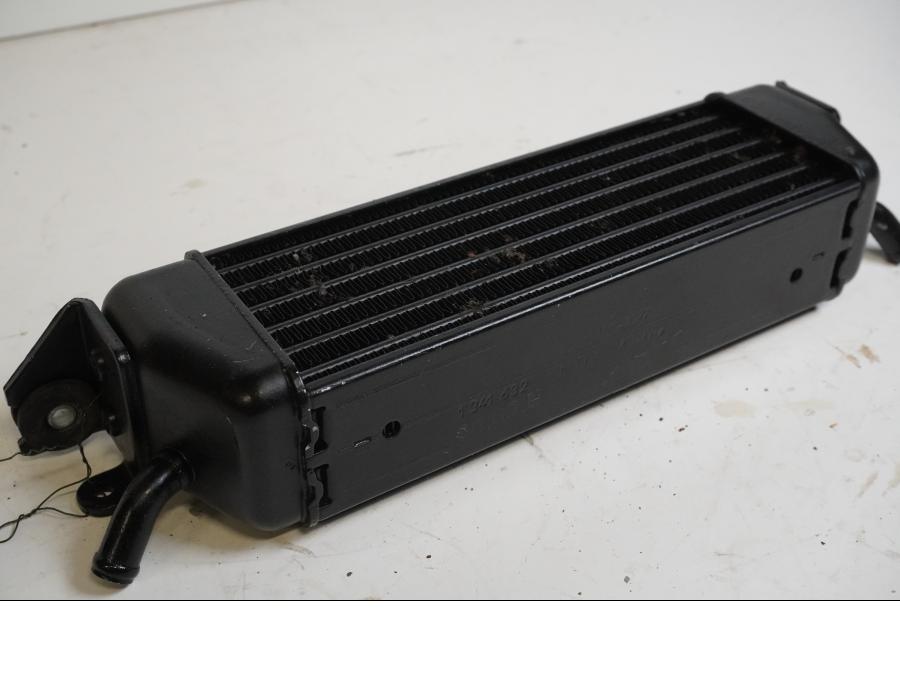 Höger sida på Oljekyl från en BMW R 1150 RT -2003 motorcykel.