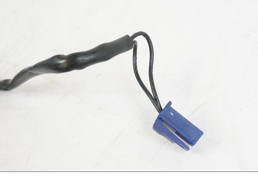 Snett uppifrån på Sidostödsbrytare från en Yamaha XVS 1100 -2004 motorcykel.