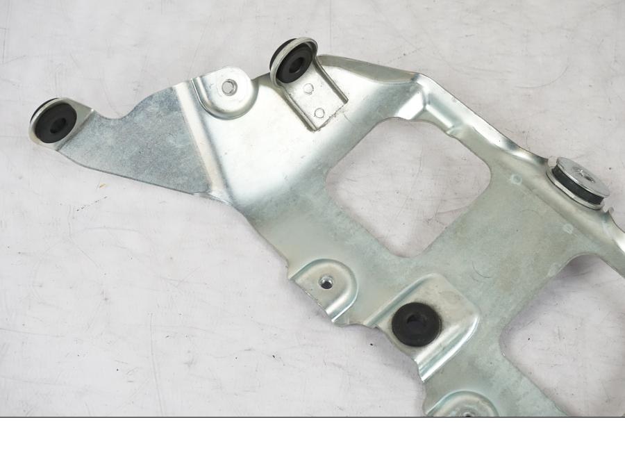 Höger sida på Bensintankfäste från en Suzuki GSX-R 750 -2006 motorcykel.