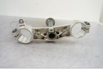 Baksidan på Gaffelkrona från en BMW S 1000 XR -2019 motorcykel.