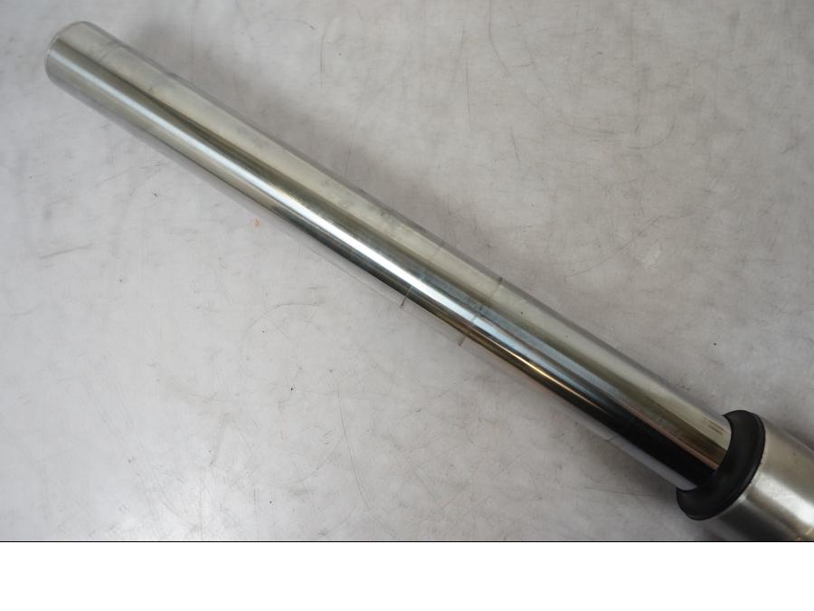 Snett uppifrån på Gaffelben från en Suzuki SV 650 -1999 motorcykel.