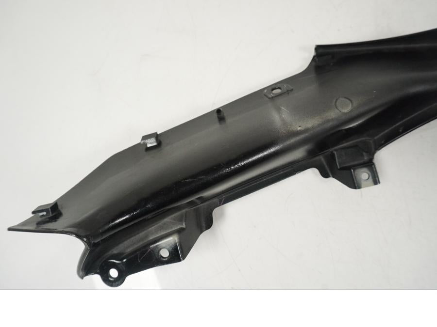 Extrabild1 på Sidkåpa från en Yamaha YZF 1000 R1 -2007 motorcykel.