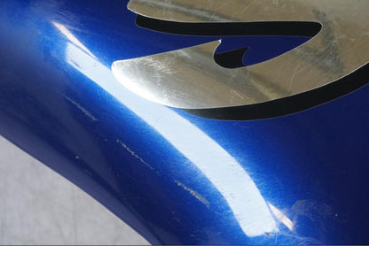 Vänster sida på Sidkåpa från en Triumph Sprint RS -2000 motorcykel.