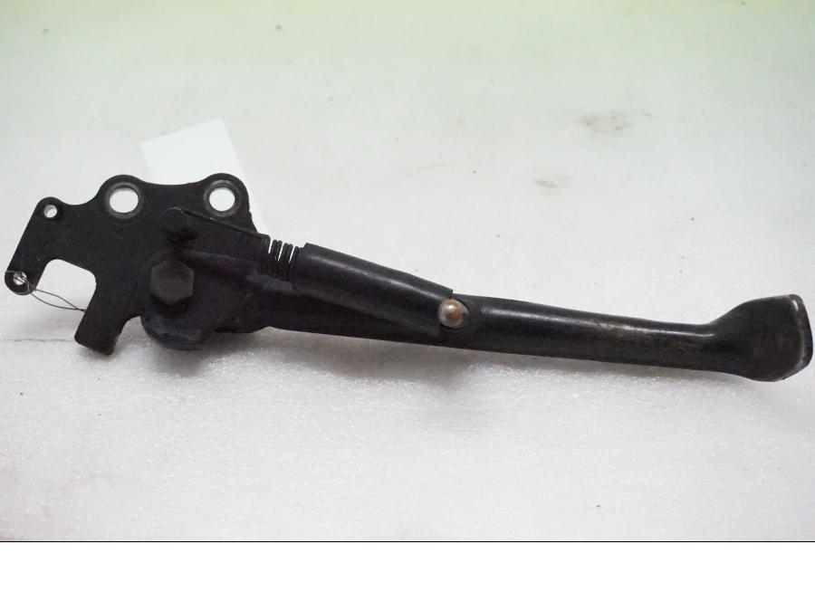 Framsidan på Sidostöd från en Yamaha FZ1-S -2006 motorcykel.