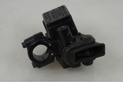 Baksidan på Bromshuvudcylinder från en Honda CRF 250 -2013 motorcykel.