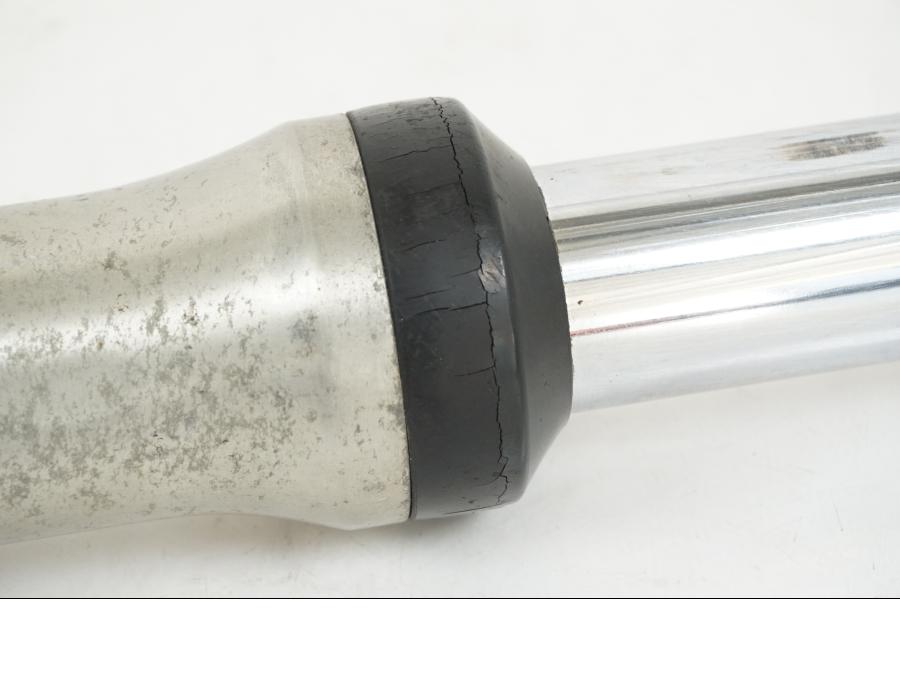 Extrabild1 på Gaffelben från en Suzuki GS 1000 -1978 motorcykel.