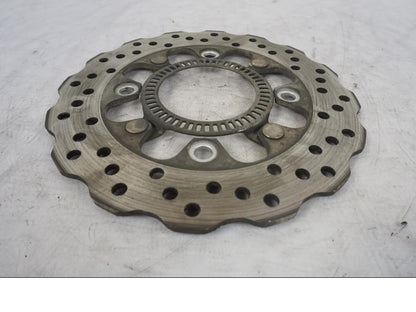 Vänster sida på Bromsskiva från en Kawasaki ER-6F -2010 motorcykel.