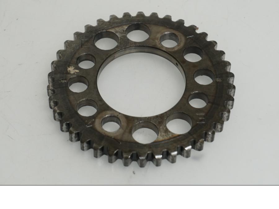 Höger sida på Kamkedjedrev från en Yamaha FJR 1300 -2005 motorcykel.