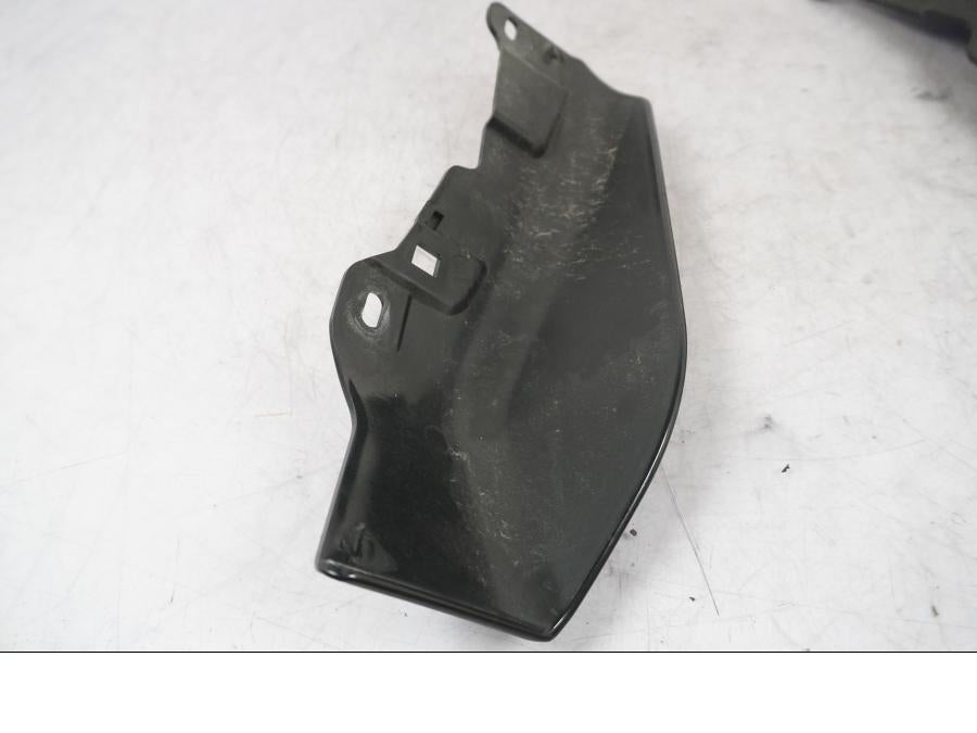 Höger sida på Vindavvisare från en H-D Touring Street Glide FLHX -2009 motorcykel.