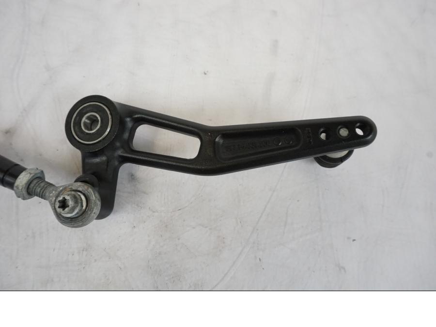 Vänster sida på Växelpedal från en KTM 1290 Super Duke -2019 motorcykel.