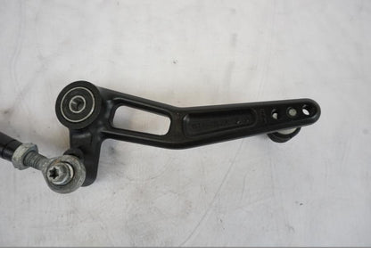 Vänster sida på Växelpedal från en KTM 1290 Super Duke -2019 motorcykel.