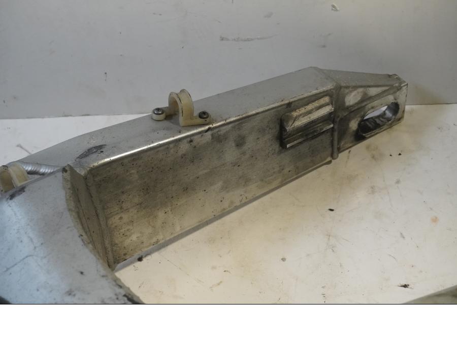 Snett uppifrån på Sving från en Honda CBR 900 RR -2000 motorcykel.