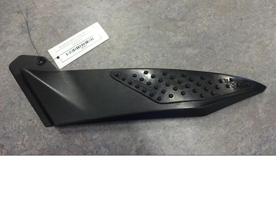 Framsidan på Bensintankskåpa från en Yamaha YZF 1000 R1 -2003 motorcykel.