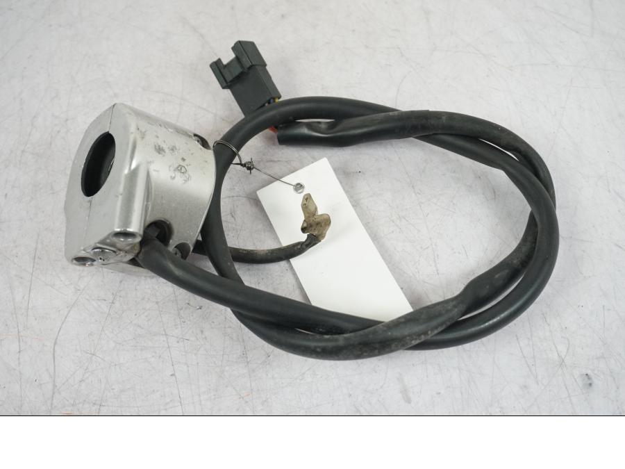 Höger sida på Styrelreglage från en Suzuki VZ 800 -2000 motorcykel.