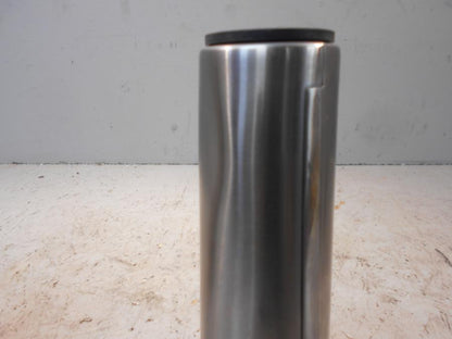 Höger sida på Gaffeldekorrör från en Triumph Speedmaster -2010 motorcykel.